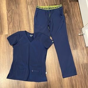 Navy Activate scrub set (Small)